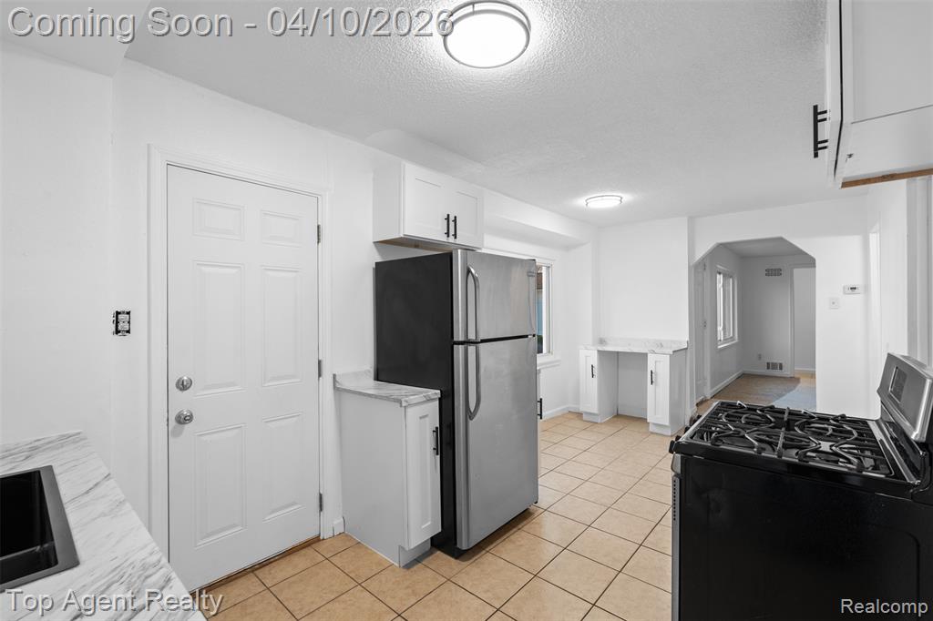 23615 Columbus Avenue, Warren, MI 48089 — Photo 12