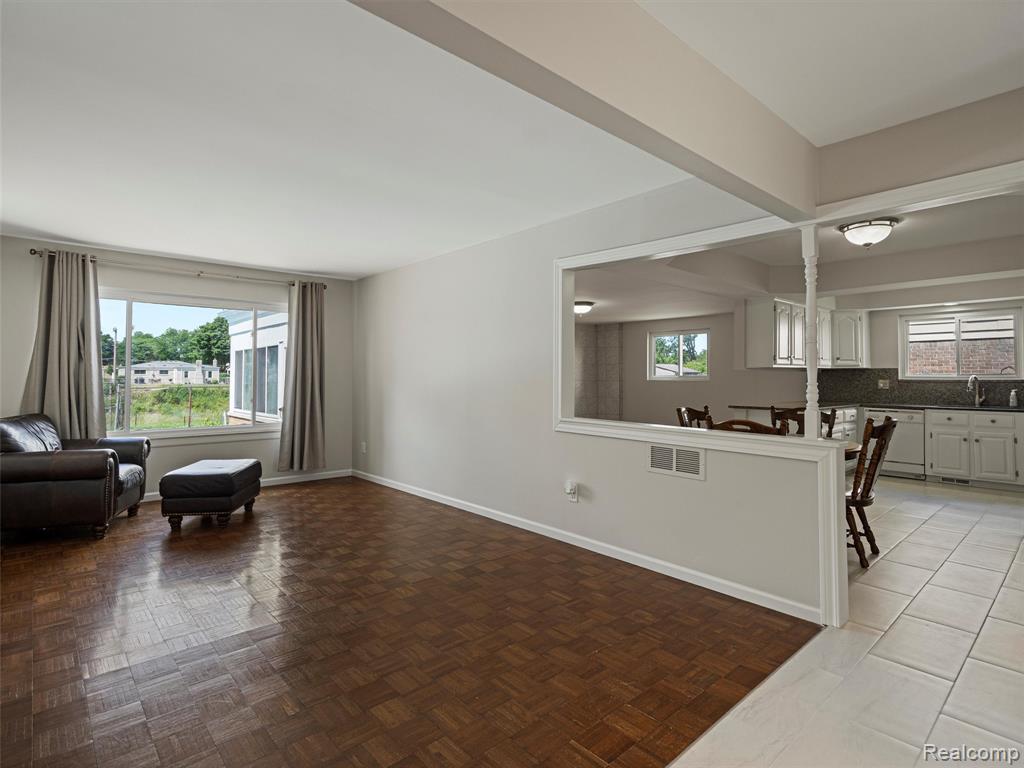 4971 Chadbourne Drive, Sterling Heights, MI 48310 — Photo 16