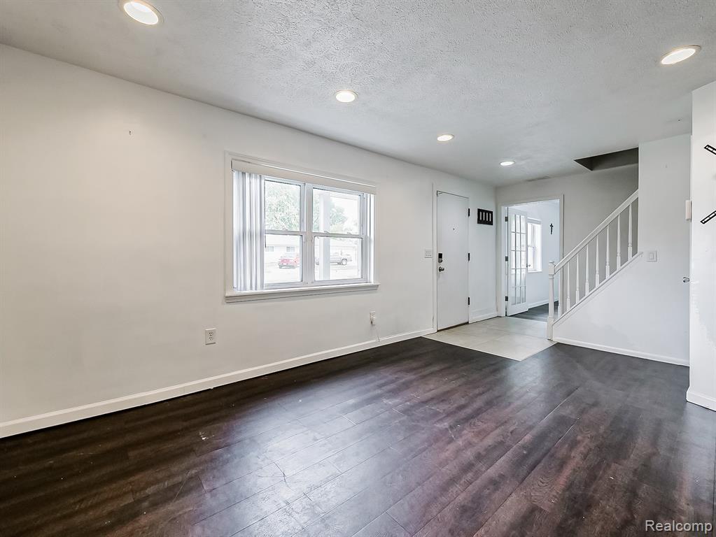 5600 Elmgrove Avenue, Warren, MI 48092 — Photo 8