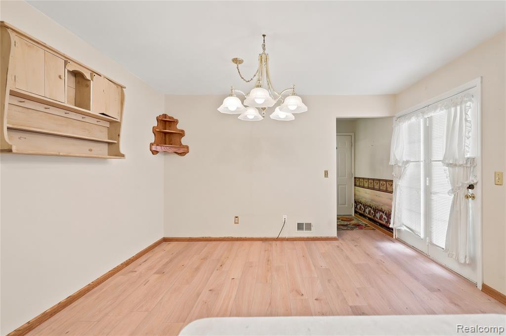 54698 Bellingham Drive, 56, Utica, MI 48316 — Photo 15