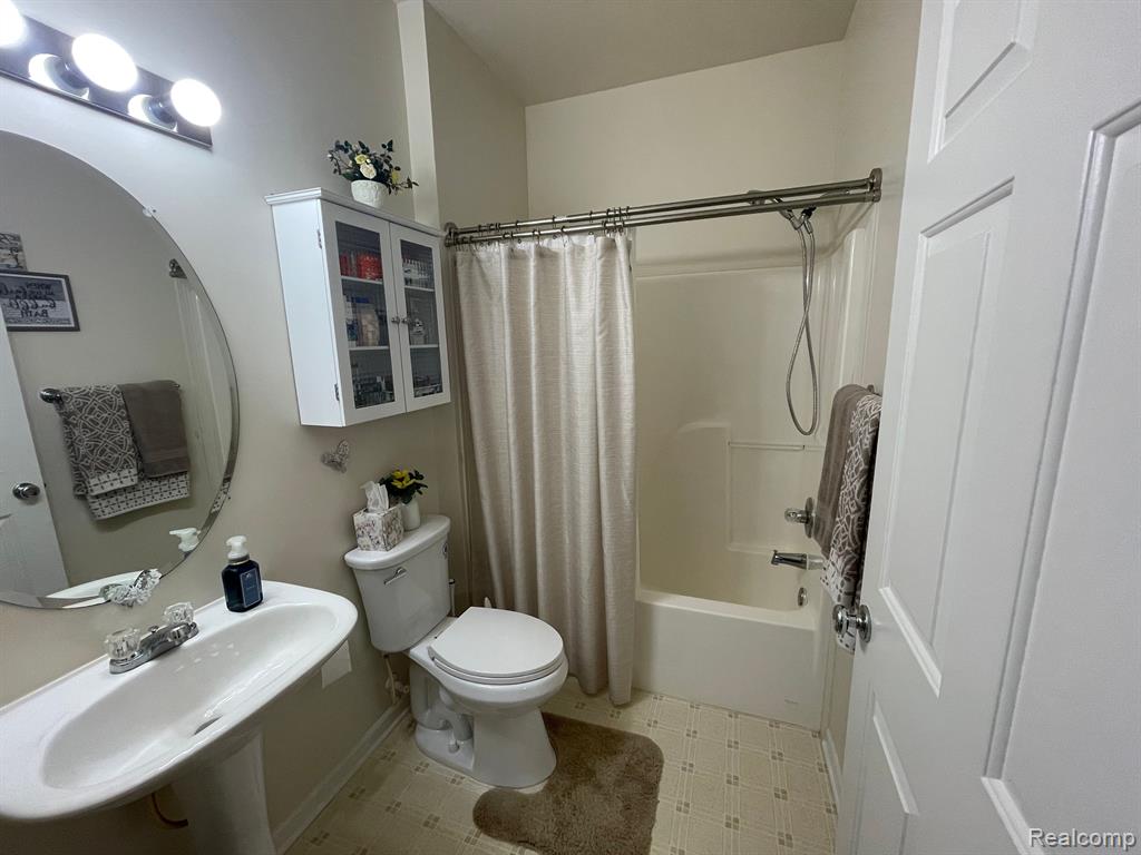 3484 KNEELAND Circle, Howell, MI 48843 — Photo 12