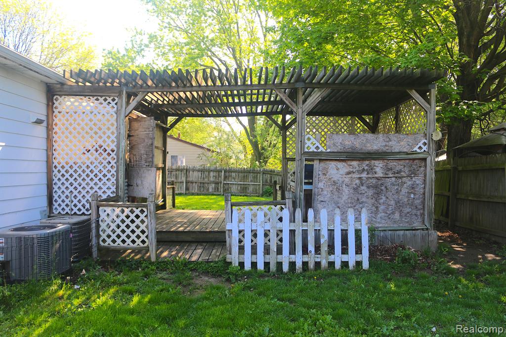 4053 HEATHGATE Drive, Lansing, MI 48911 — Photo 28
