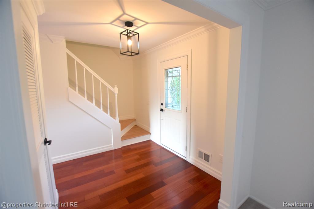 4217 COVERED BRIDGE Road, Bloomfield Hills, MI 48302 — Photo 2