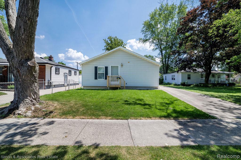 4995 Croissant Street, Dearborn Heights, MI 48125 — Photo 3