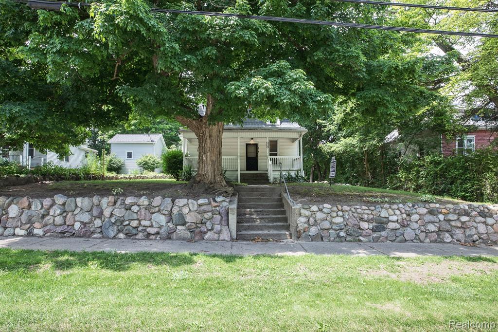610 S CLINTON Street, Stockbridge, MI 49285 — Photo 26