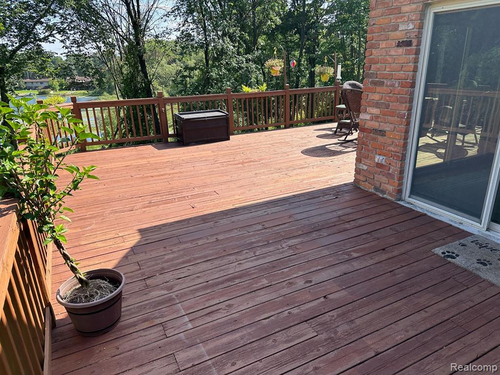 6763 BERRY POINTE Drive, Clarkston, MI 48348 — Photo 10