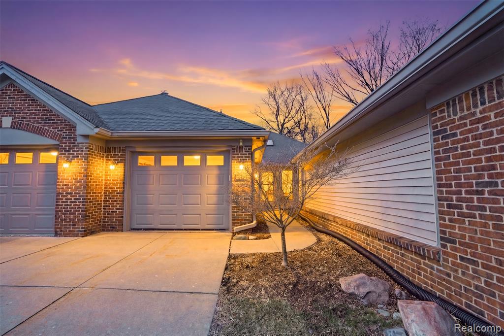 21400 Magnolia Court, Farmington Hills, MI 48336