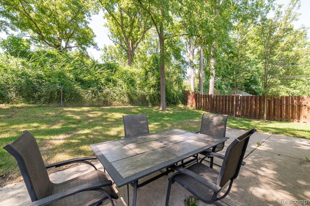 1034 Parkway, Waterford, MI 48328 — Photo 30