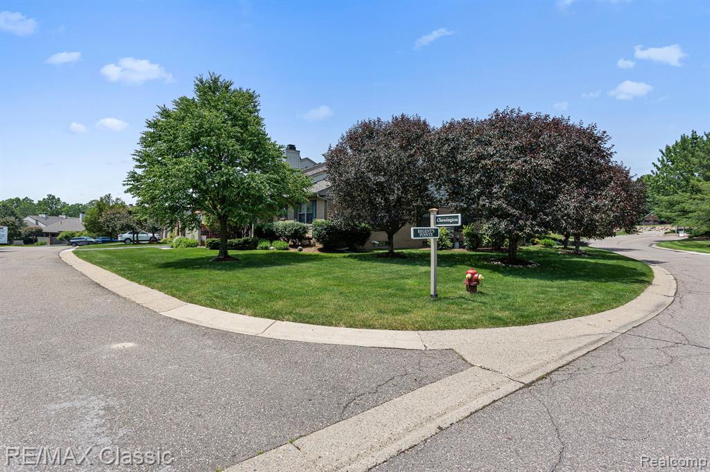 38360 Chessington, Farmington Hills, MI 48331 — Photo 35