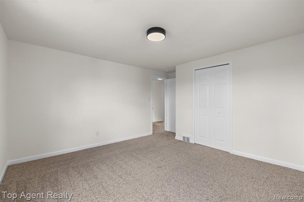 17585 Faust Avenue, Detroit, MI 48219 — Photo 27