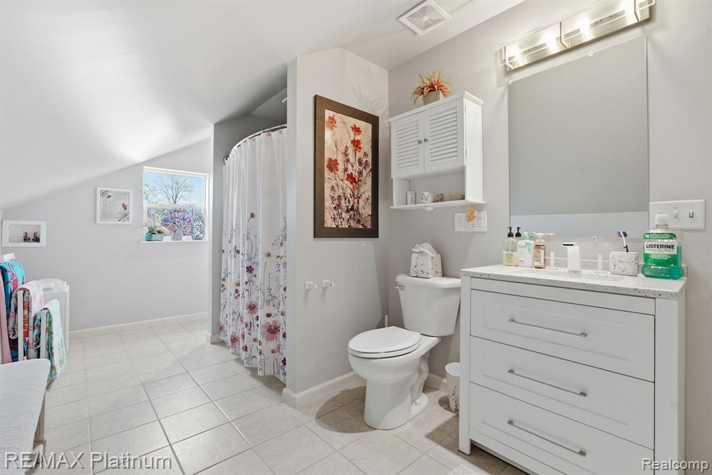 2428 Fisher Road, Howell, MI 48855 — Photo 12