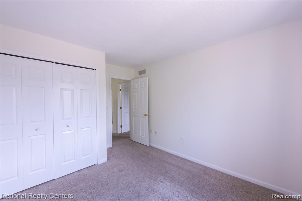 40772 WORTHINGTON Road, Canton, MI 48188 — Photo 12