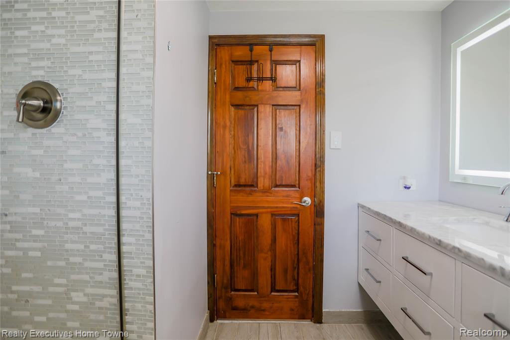 38146 Mast Street, Harrison Township, MI — Photo 51