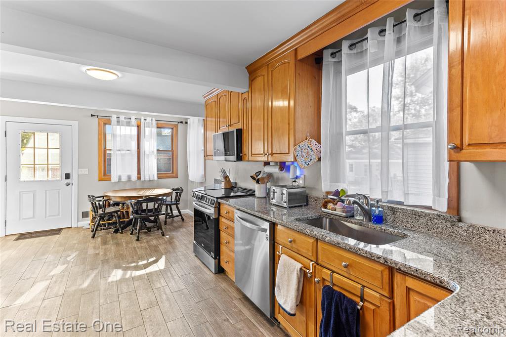 679 Emmons Boulevard, Lincoln Park, MI 48146 — Photo 19
