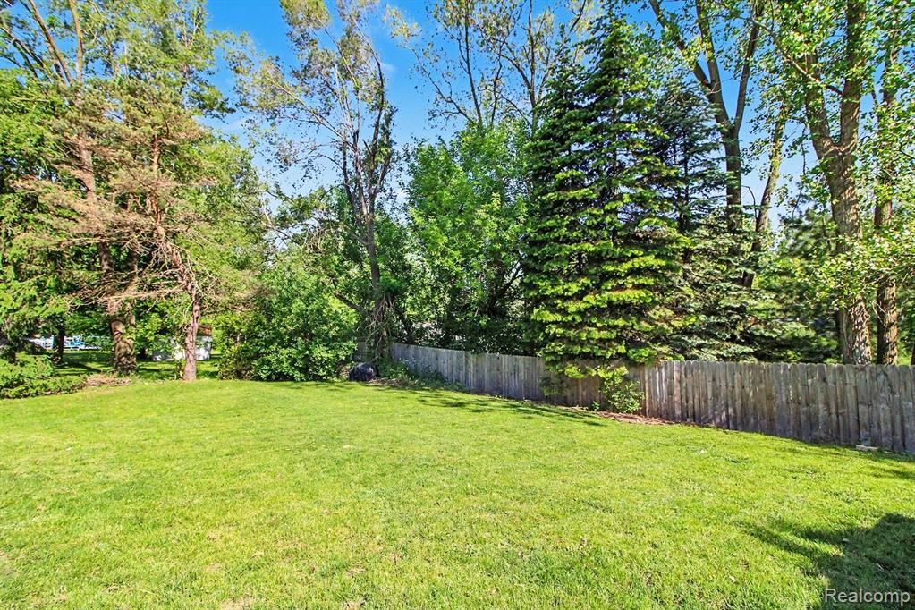5070 W Harvard Avenue, Clarkston, MI 48348 — Photo 34
