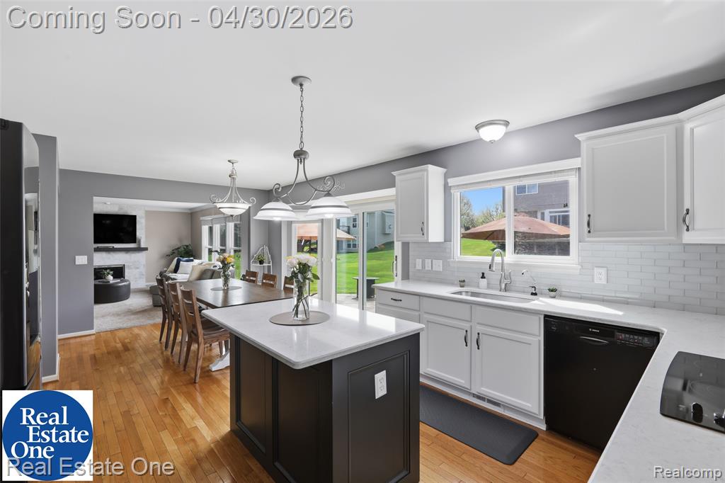 143 Blackberry Drive, White Lake, MI — Photo 12