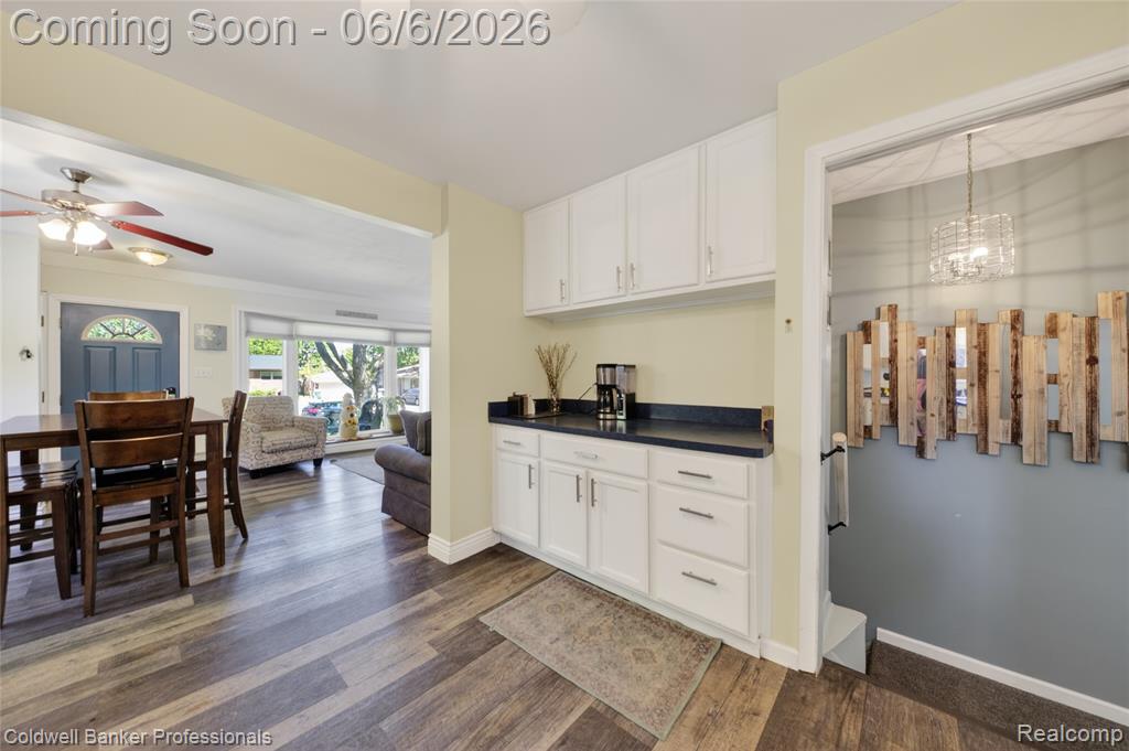 373 Tilmor Drive, Waterford, MI 48328 — Photo 14