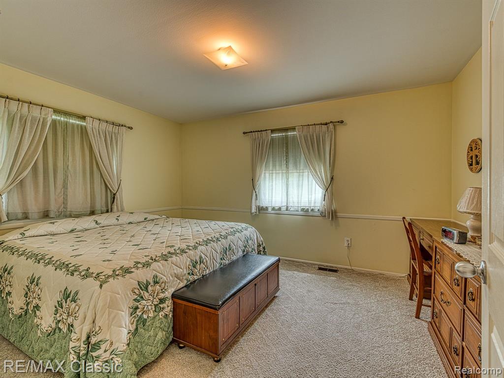 8866 MANTON Avenue, Plymouth, MI 48170 — Photo 10