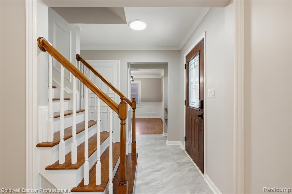 18761 Dolores Avenue, Lathrup Village, MI 48076 — Photo 4