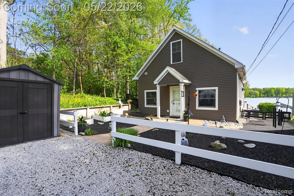 6548 Buckshore Drive, Whitmore Lake, MI 48189 — Photo 2