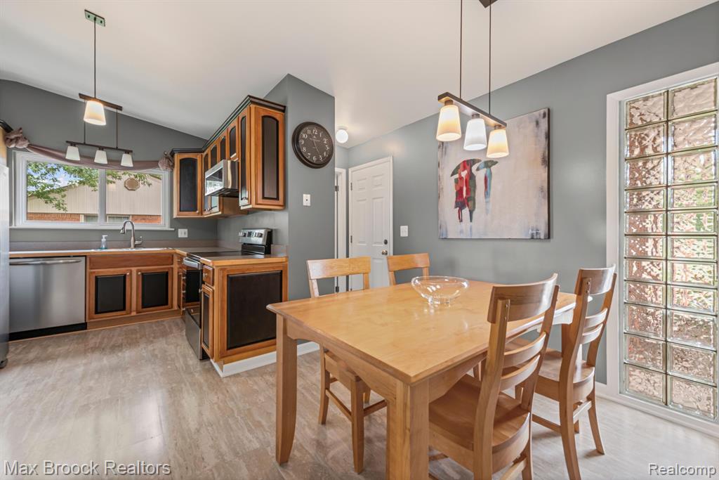 44018 Bannockburn Drive, Canton, MI 48187 — Photo 4