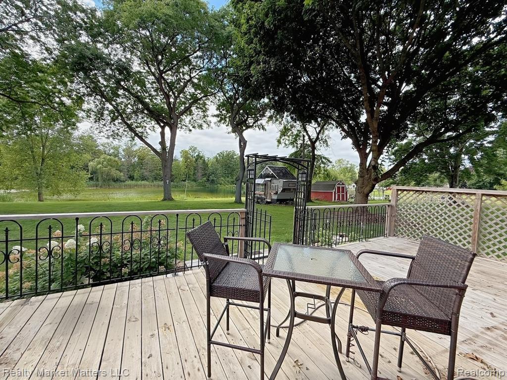 4424 Killarney Park Drive, Burton, MI 48529 — Photo 24