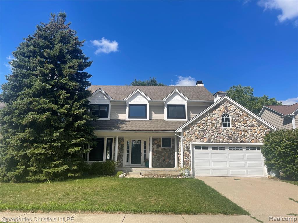 852 Linden Way, Auburn Hills, MI 48326 — front exterior
