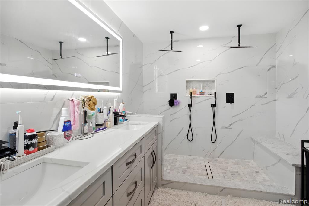 48821 Tremont Drive, Macomb, MI 48044 — Photo 31