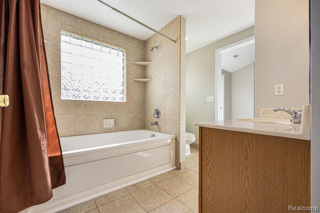 47546 ROLAND Street, Utica, MI 48317 — Photo 19
