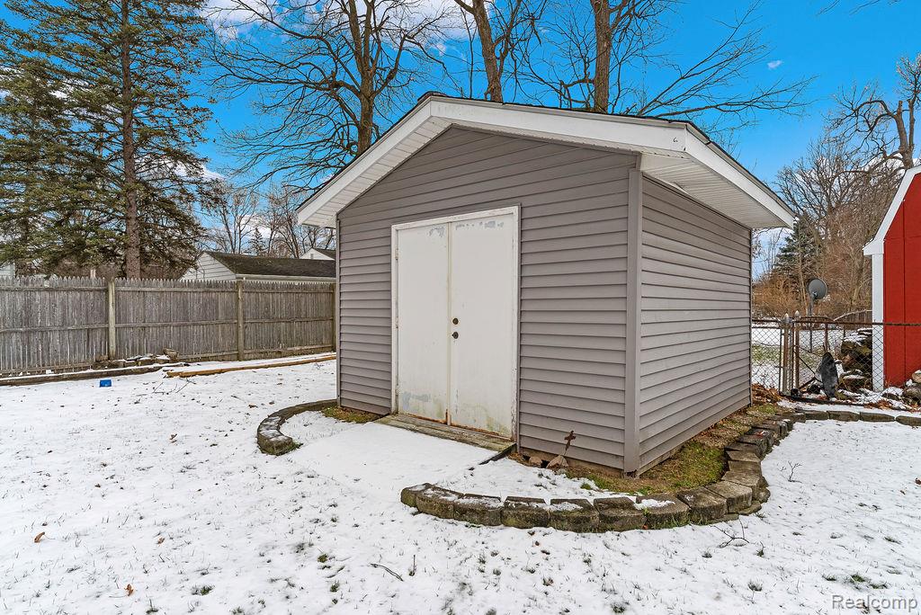 4277 Ashlawn Drive, Flint, MI 48507 — Photo 38