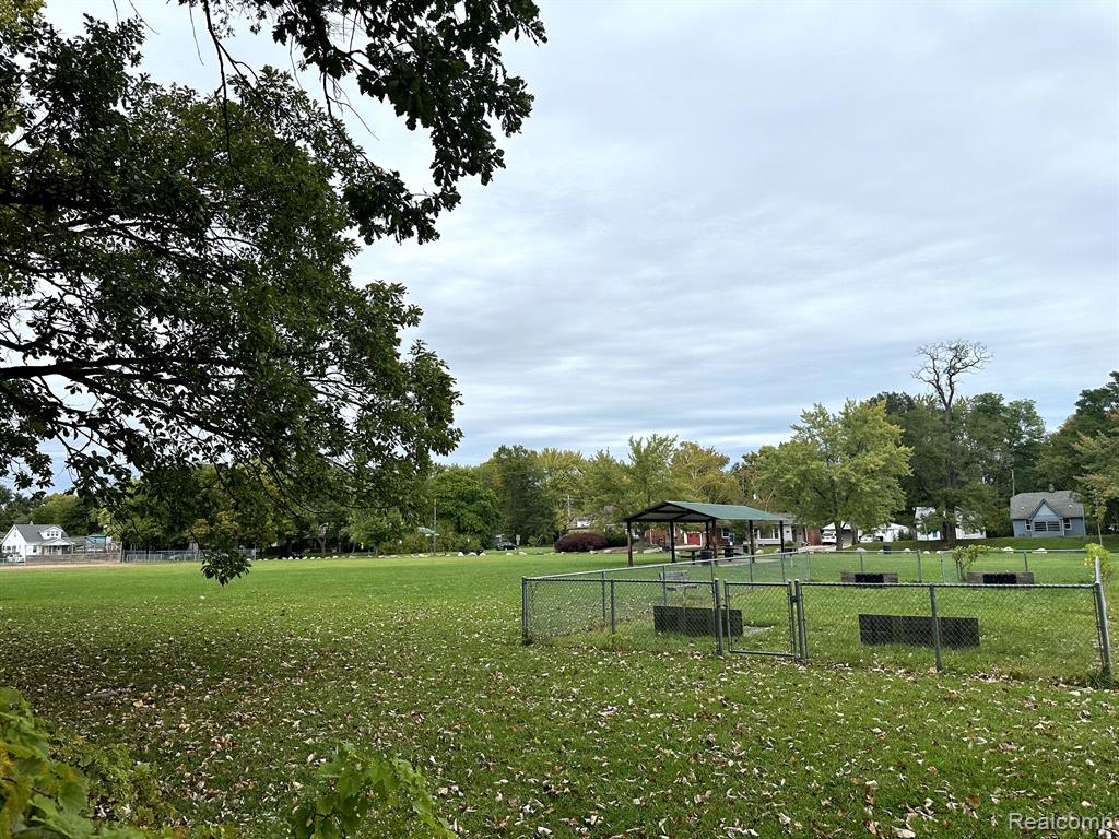 3950 CADIEUX Road, Detroit, MI, 48224