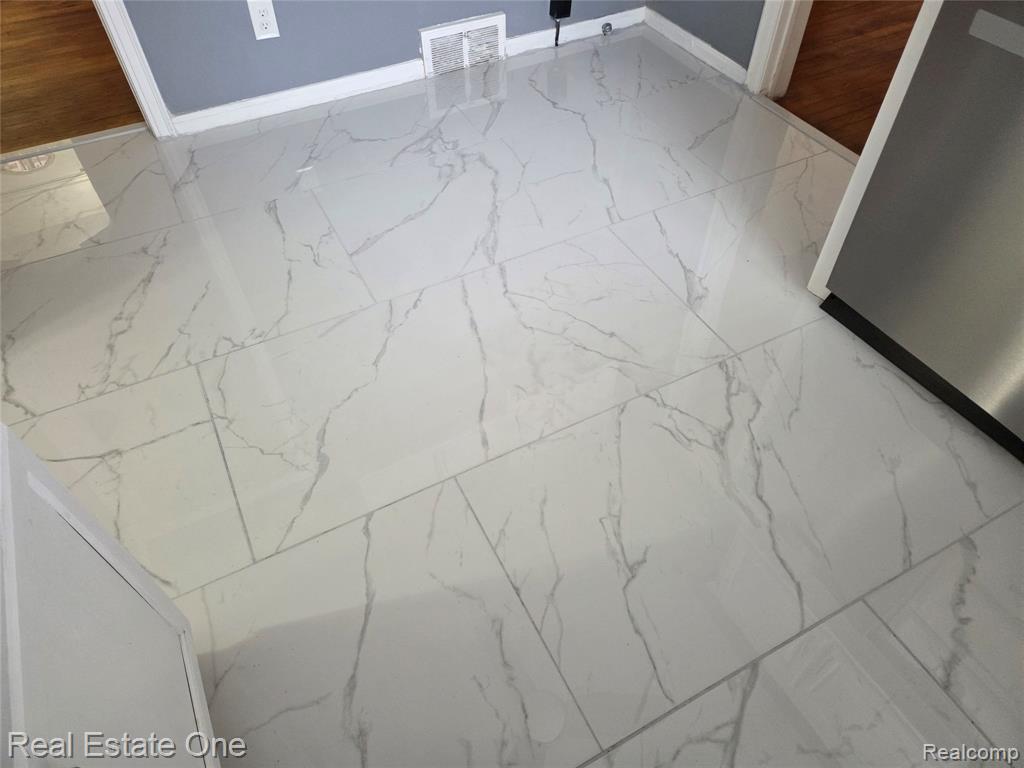 8042 Hartwell Street, Detroit, MI 48228 — Photo 11