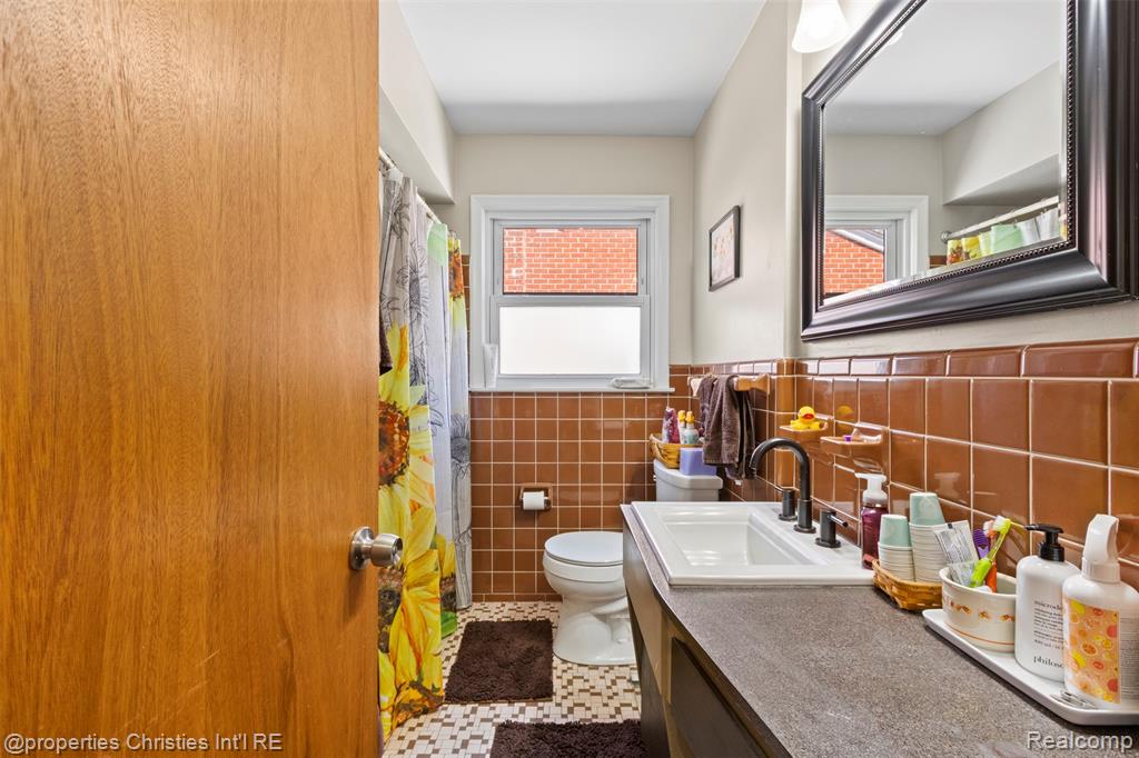 6561 Hawthorne Street, Garden City, MI — Photo 13