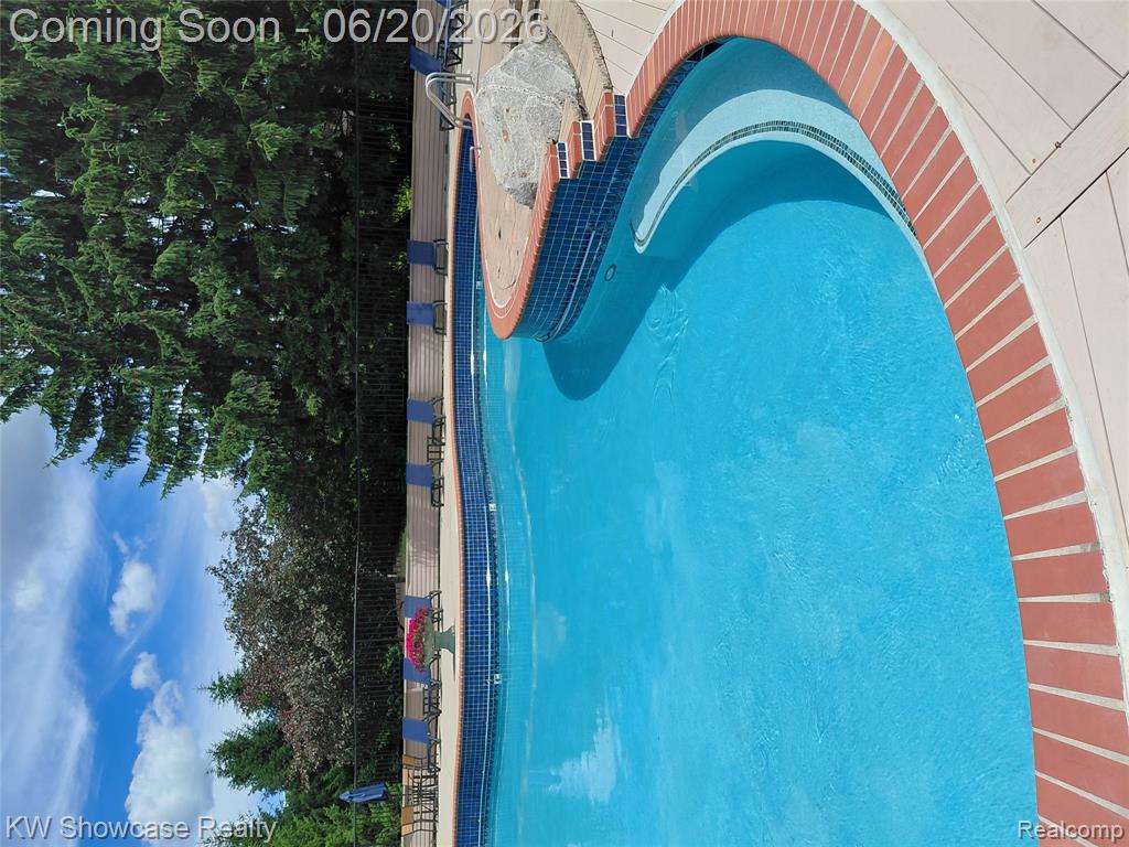 7368 Meadowridge Drive, West Bloomfield, MI — Photo 17