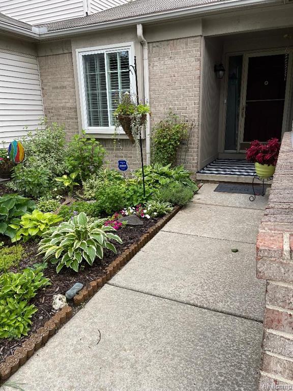36564 DEERHURST Court, Westland, MI — Photo 2