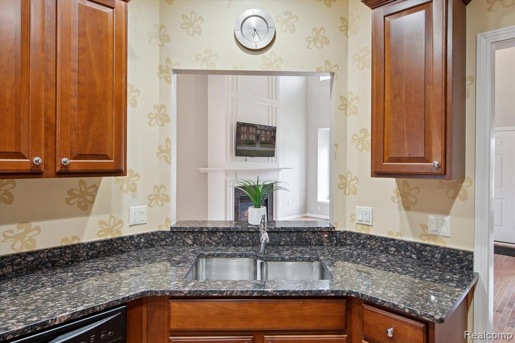 1902 PADDOCK Lane, Canton, MI 48188 — Photo 18