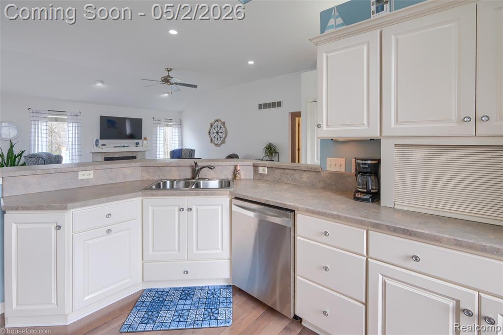 7240 Parkridge Parkway, Swartz Creek, MI 48473 — Photo 22