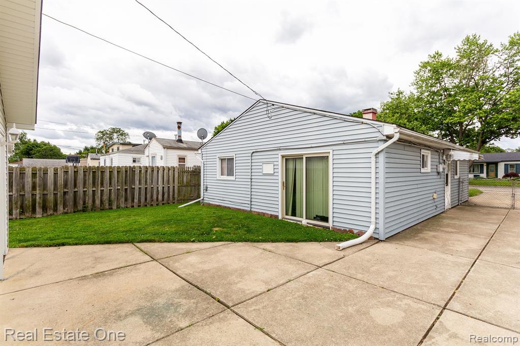 9065 WILLIAM Street, Taylor, MI 48180 — Photo 20
