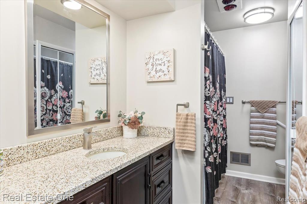 5900 Wellington Drive, Clarkston, MI — Photo 37