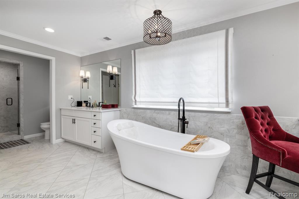 71 WOODLAND SHORES Drive, Grosse Pointe Shores, MI 48236 — Photo 22