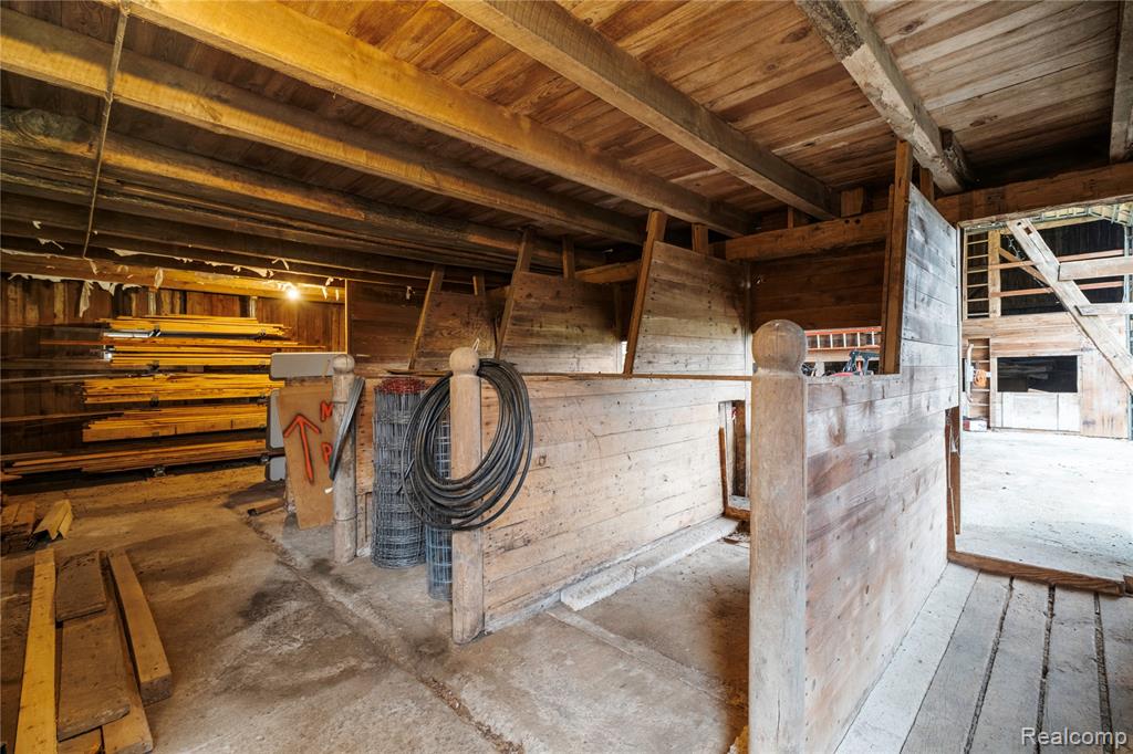 2428 Hubbard Road, Monroe, MI 48161 — Photo 43