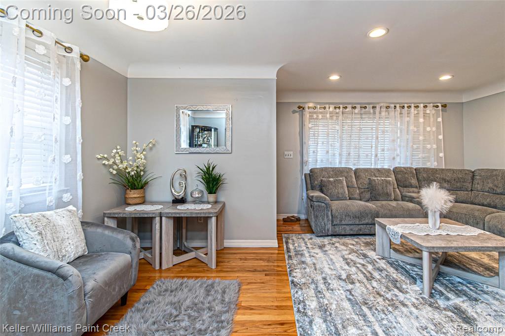8250 Arnold Street, Dearborn Heights, MI 48127 — Photo 12