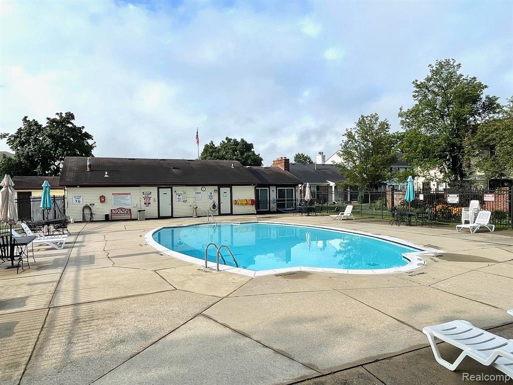 39554 OLD DOMINION Drive, Clinton Twp, MI 48038 — Photo 18