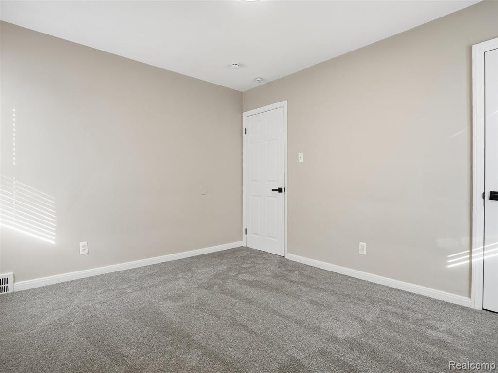18684 Murray Hill Street, Detroit, MI 48235 — Photo 20