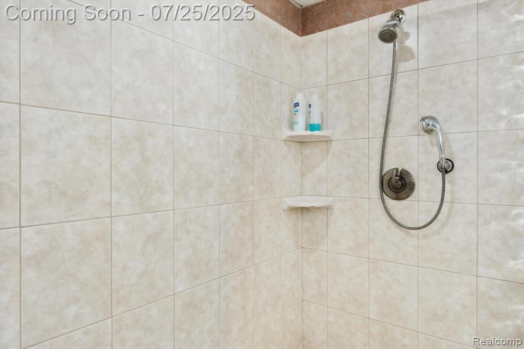 9170 Gale Road, White Lake, MI — Photo 45