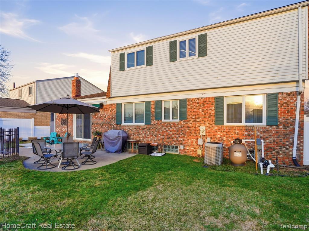404 KINGS Way, Canton, MI 48188 — Photo 35