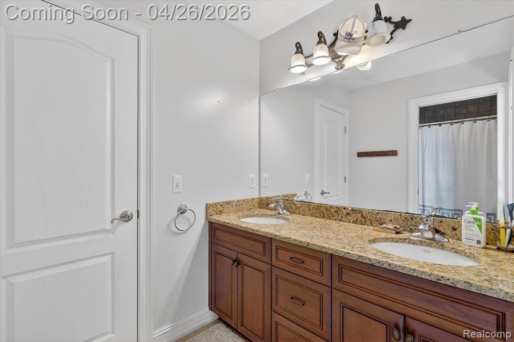 6932 Oakhurst Ridge Road, Clarkston, MI 48348 — Photo 33