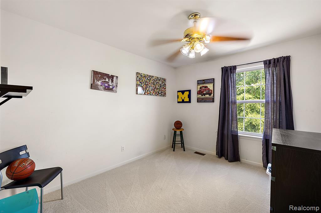 8057 PEBBLESTONE Drive, Ypsilanti, MI 48197 — Photo 34