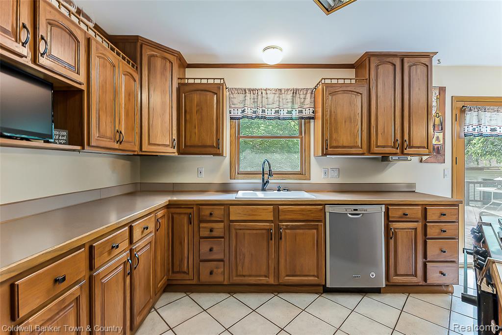11527 McGregor Road, Pinckney, MI 48169 — Photo 10