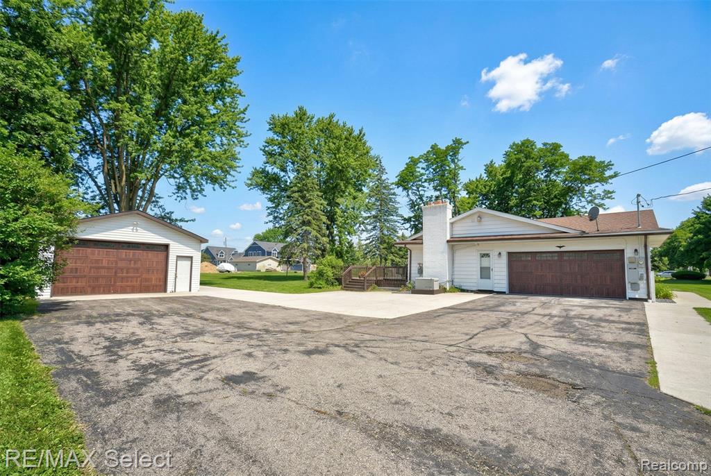 2461 N Long Lake Road, Fenton, MI 48430 — Photo 4